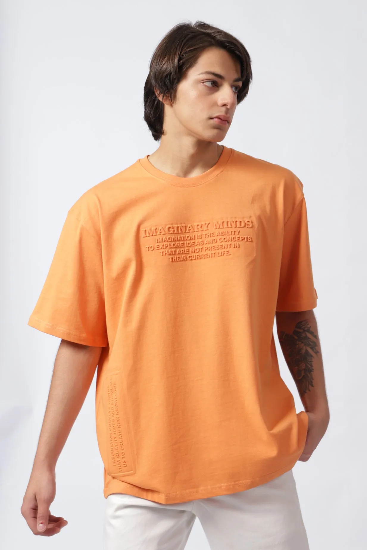 BAGGY FIT EMBOSSED GRAPHIC TEE