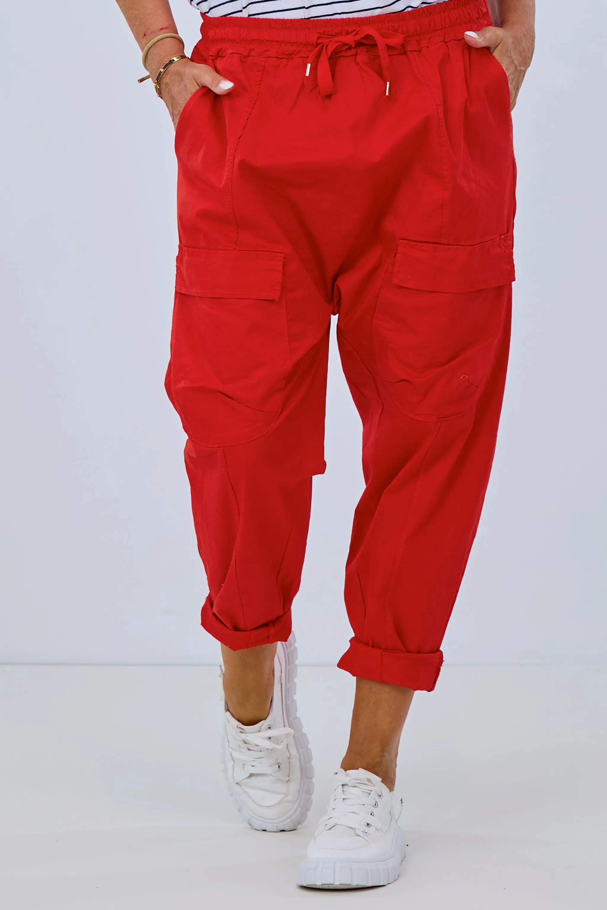 Baggy Hose mit aufgesetzten Taschen, rot