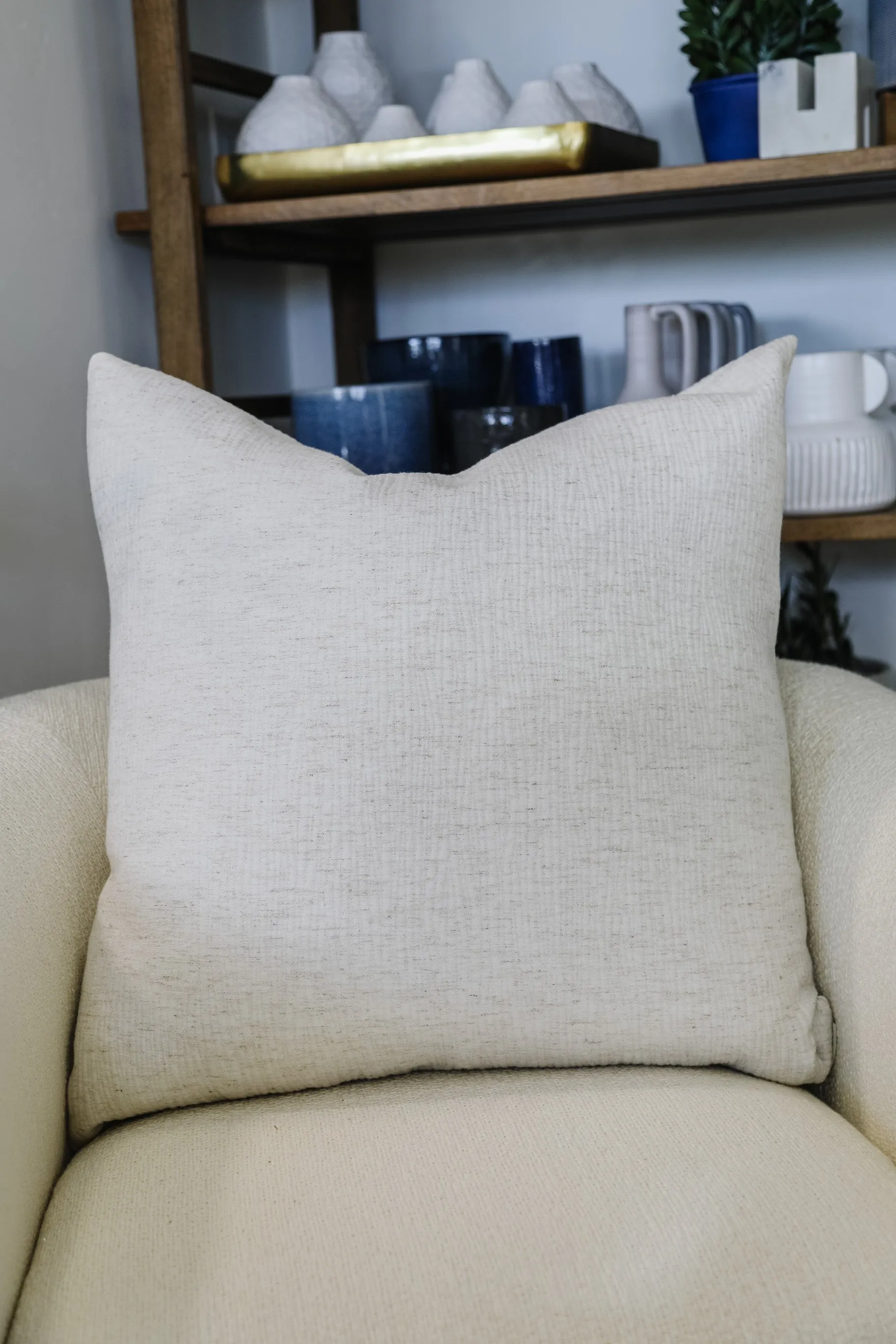 Raymond Linen Pillow