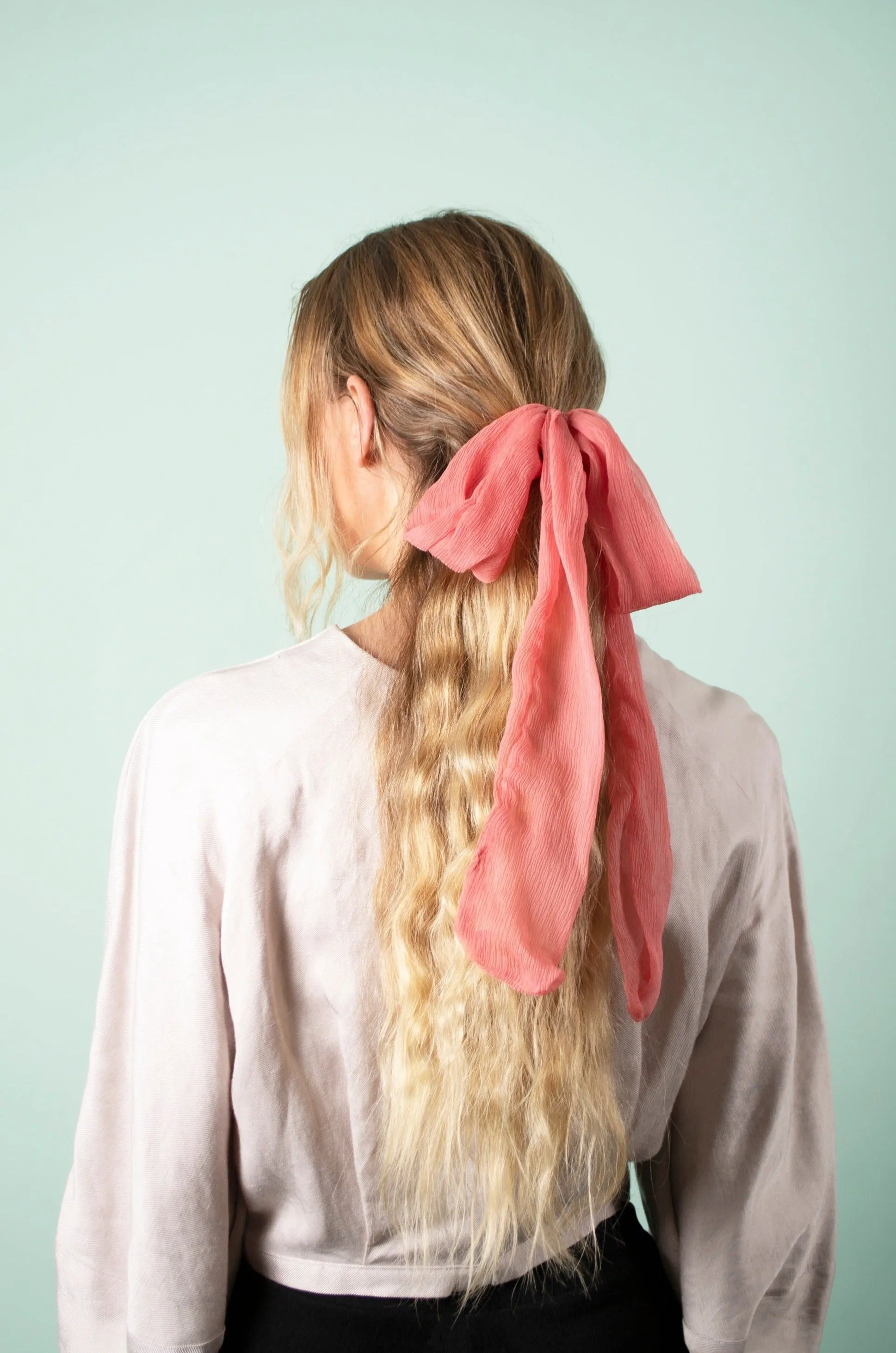 The Tired Bow - Peach Silk